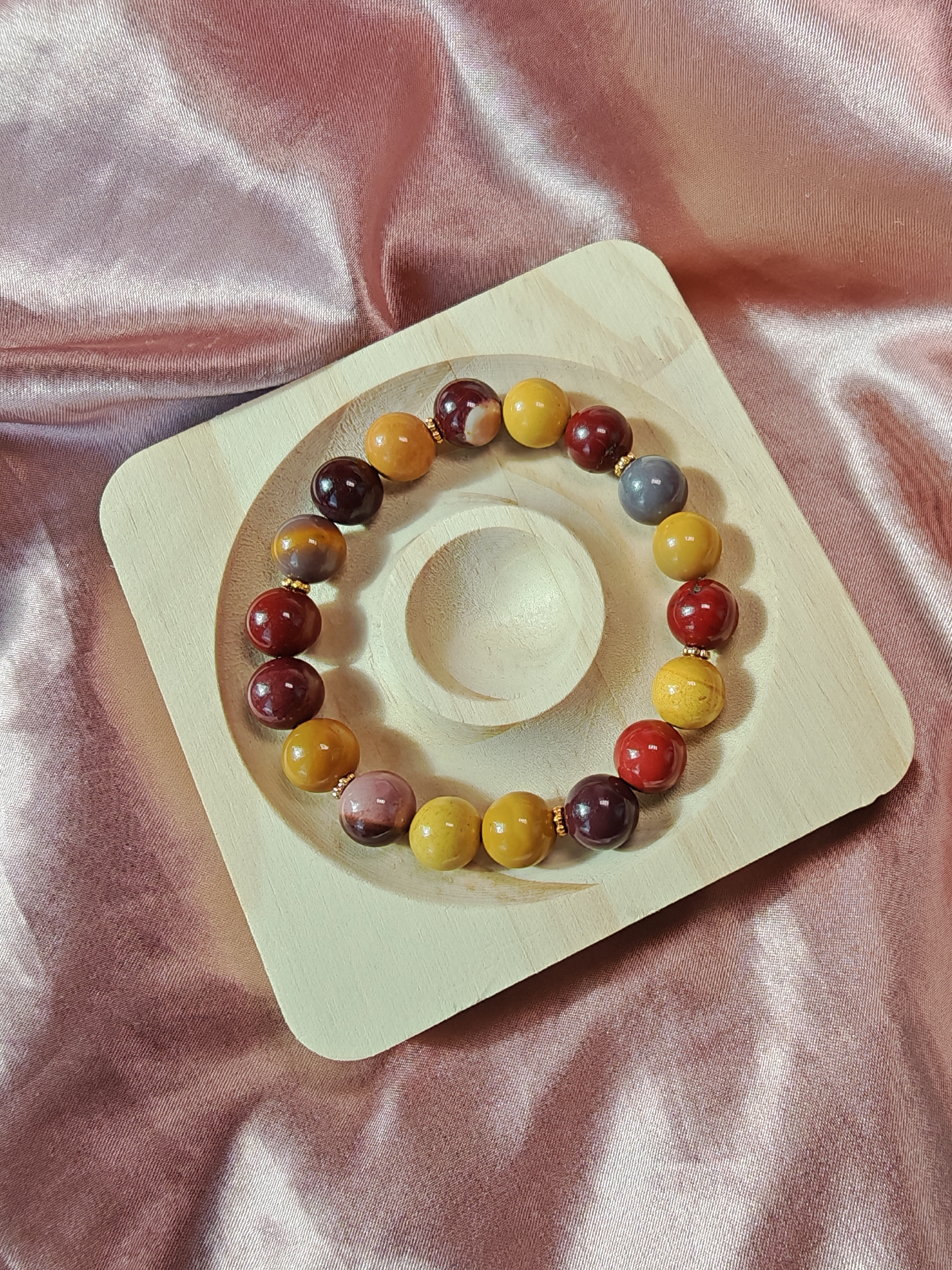 Brățară Handmade din Mookait Natural – Energie și Echilibru